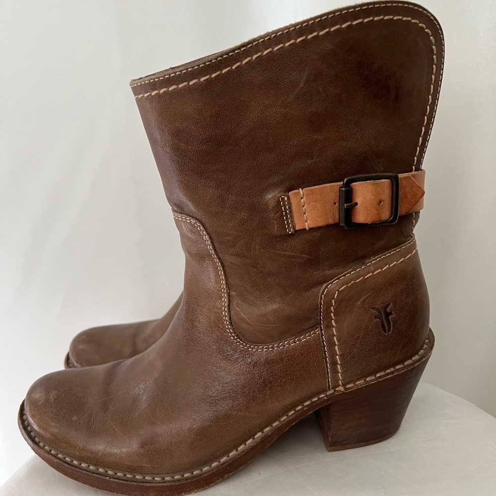 Frye Carmen Shortie Pull On Boots US 7.5